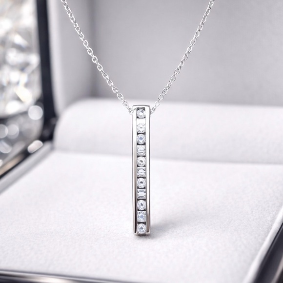 0.50 CT Diamond Bar Necklace10K White Gold18” Chain